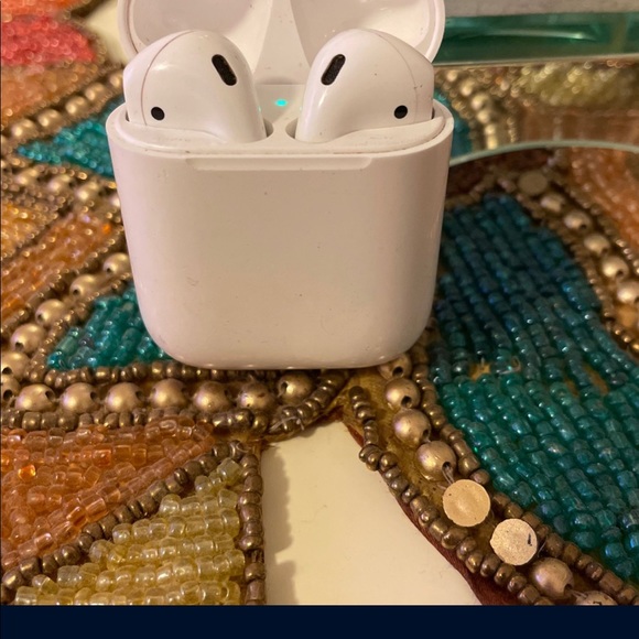 AirPod 2